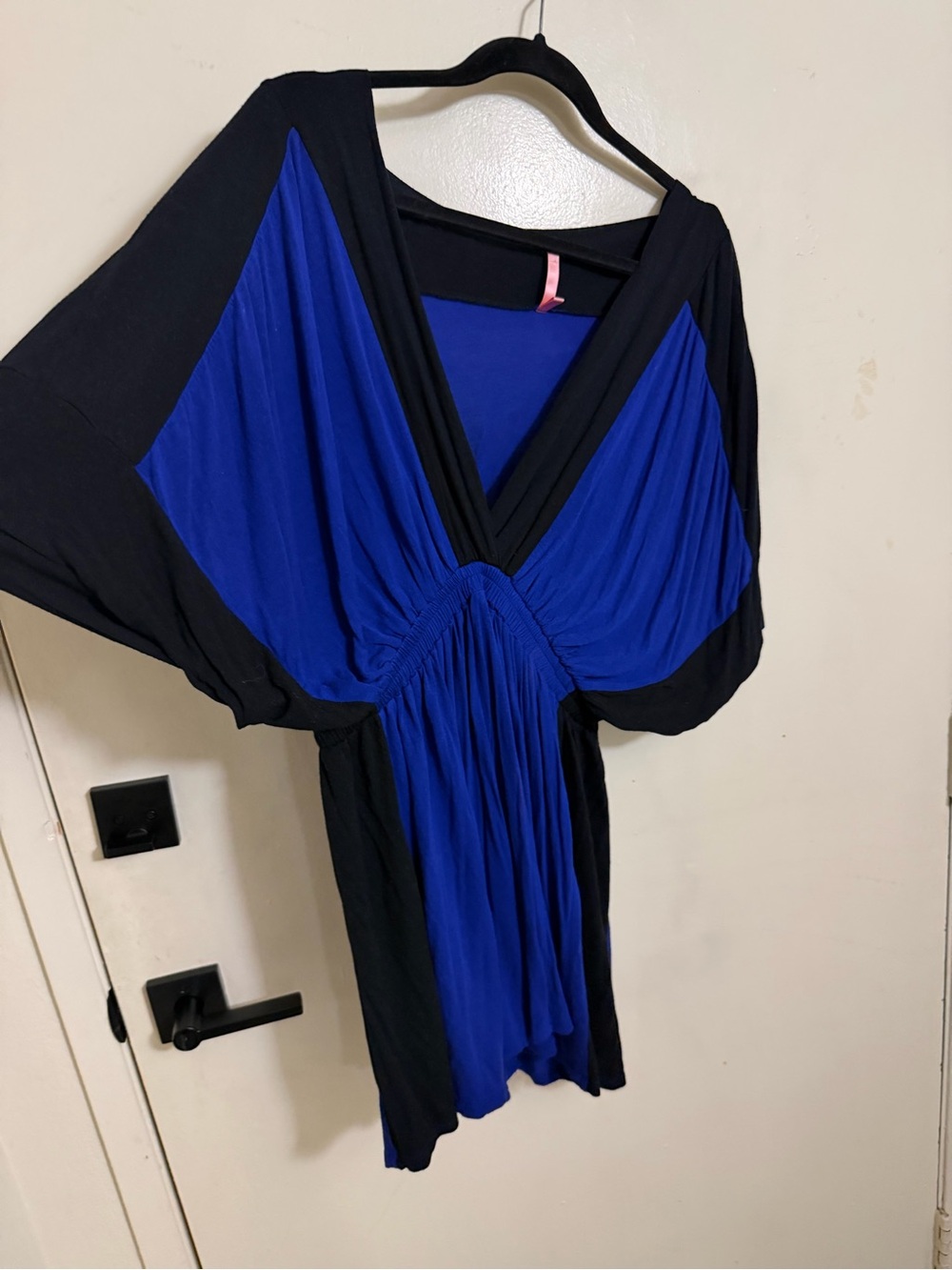 Women’s Blue and Black deep v-neck eighty-six Batwing cinched Waist Blouse L